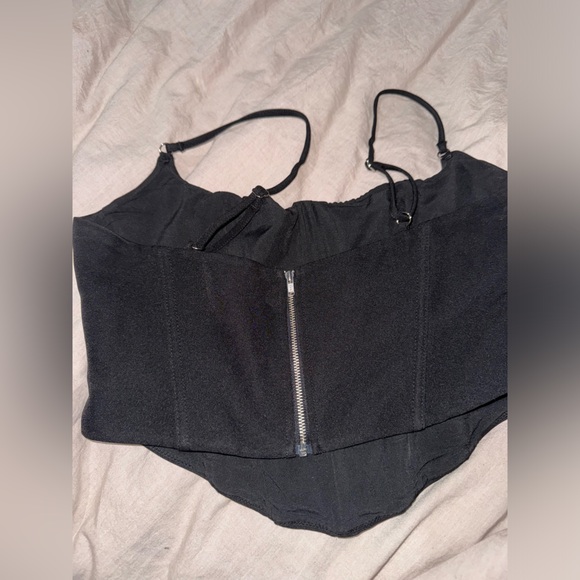 WHITE FOX CROP TOP - Picture 3 of 3